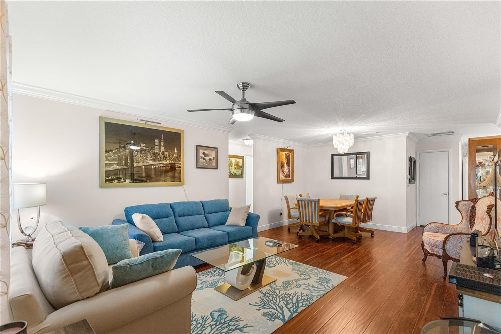 ON TOP OF THE WORLD - Residential