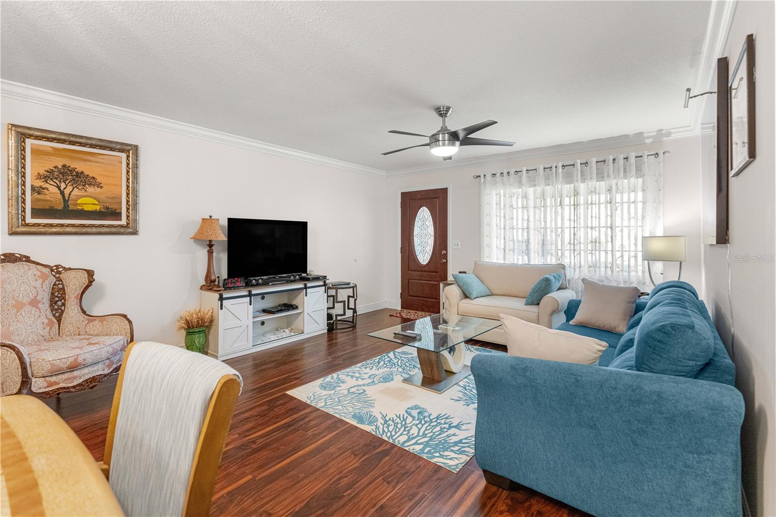 ON TOP OF THE WORLD - Residential