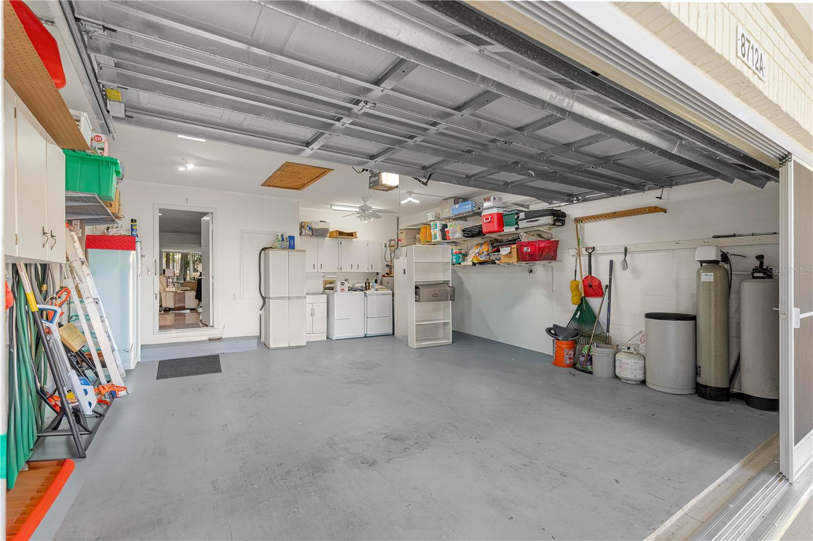 ON TOP OF THE WORLD - Residential