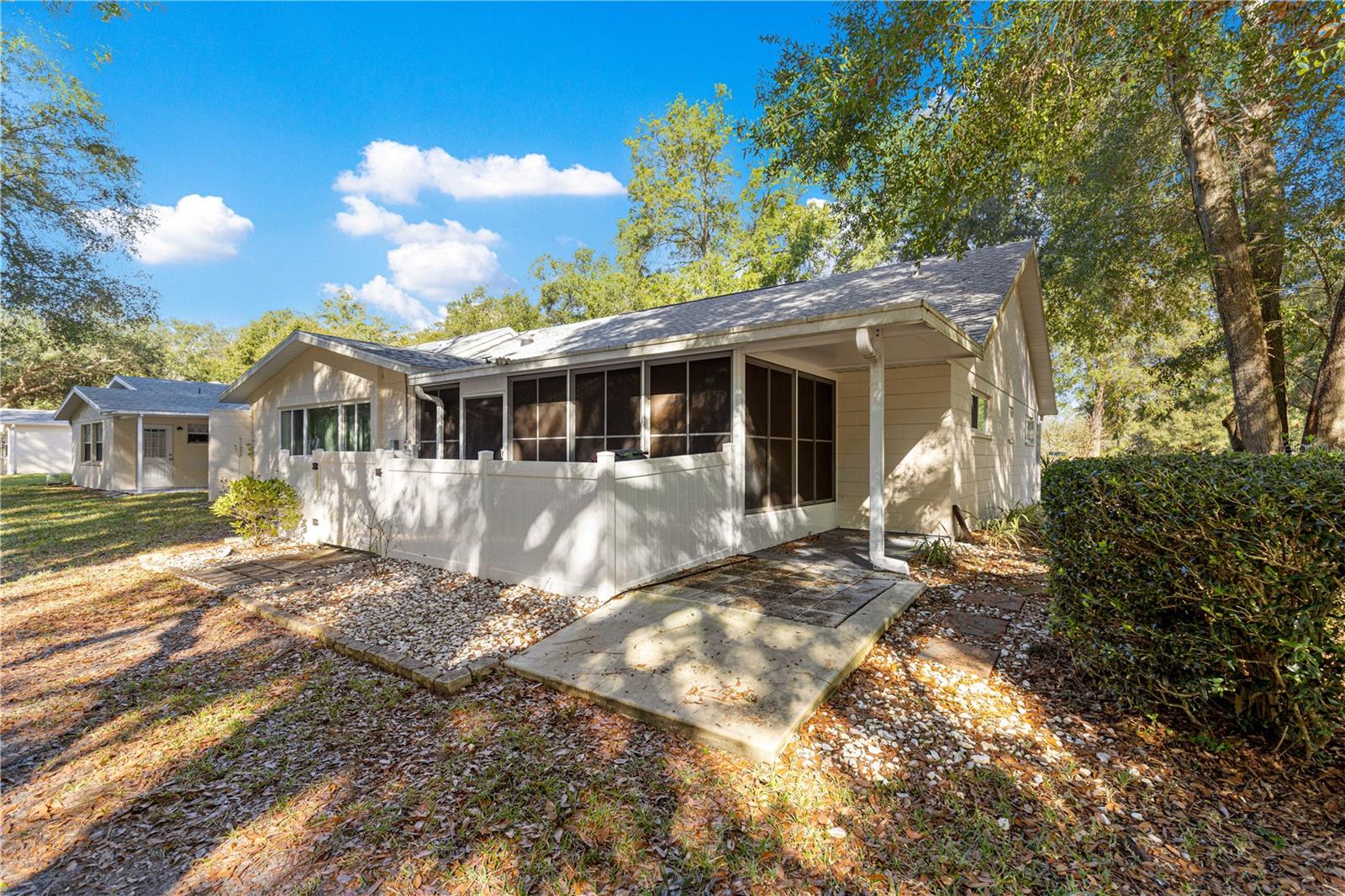 ON TOP OF THE WORLD - Residential