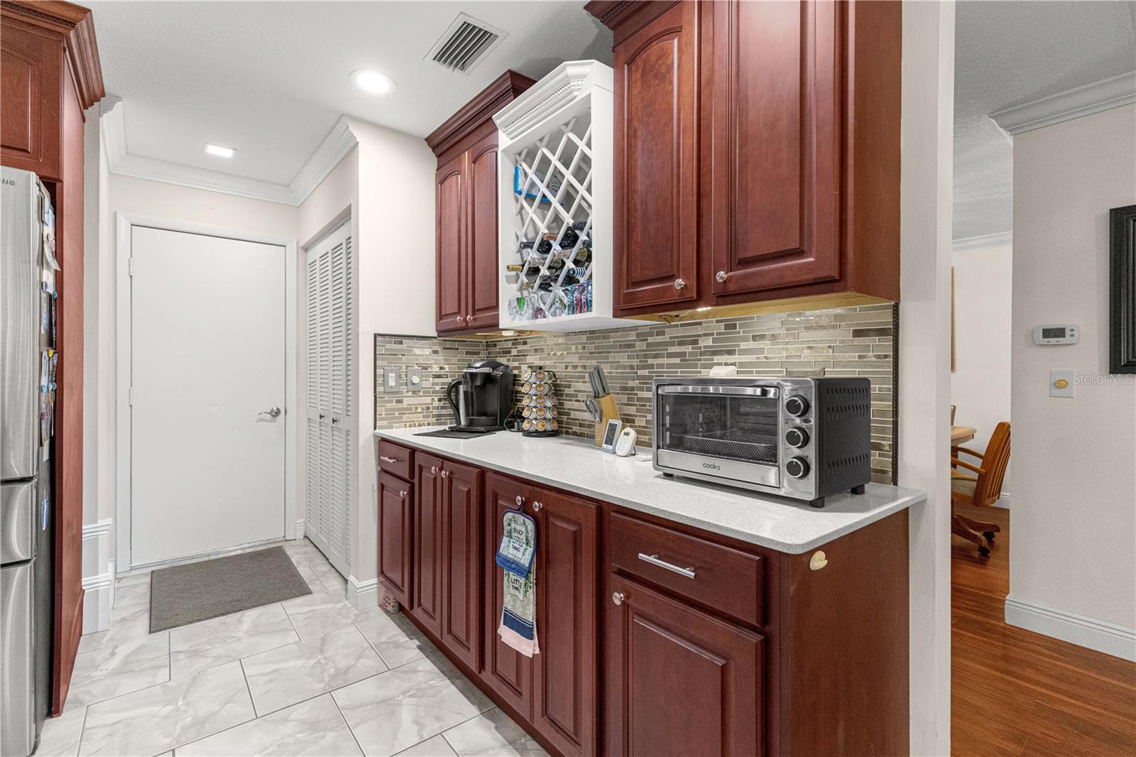 ON TOP OF THE WORLD - Residential