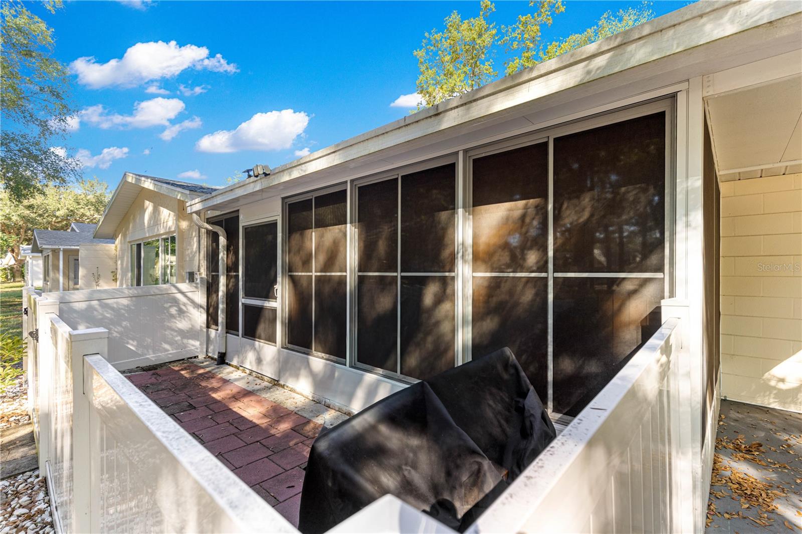 ON TOP OF THE WORLD - Residential