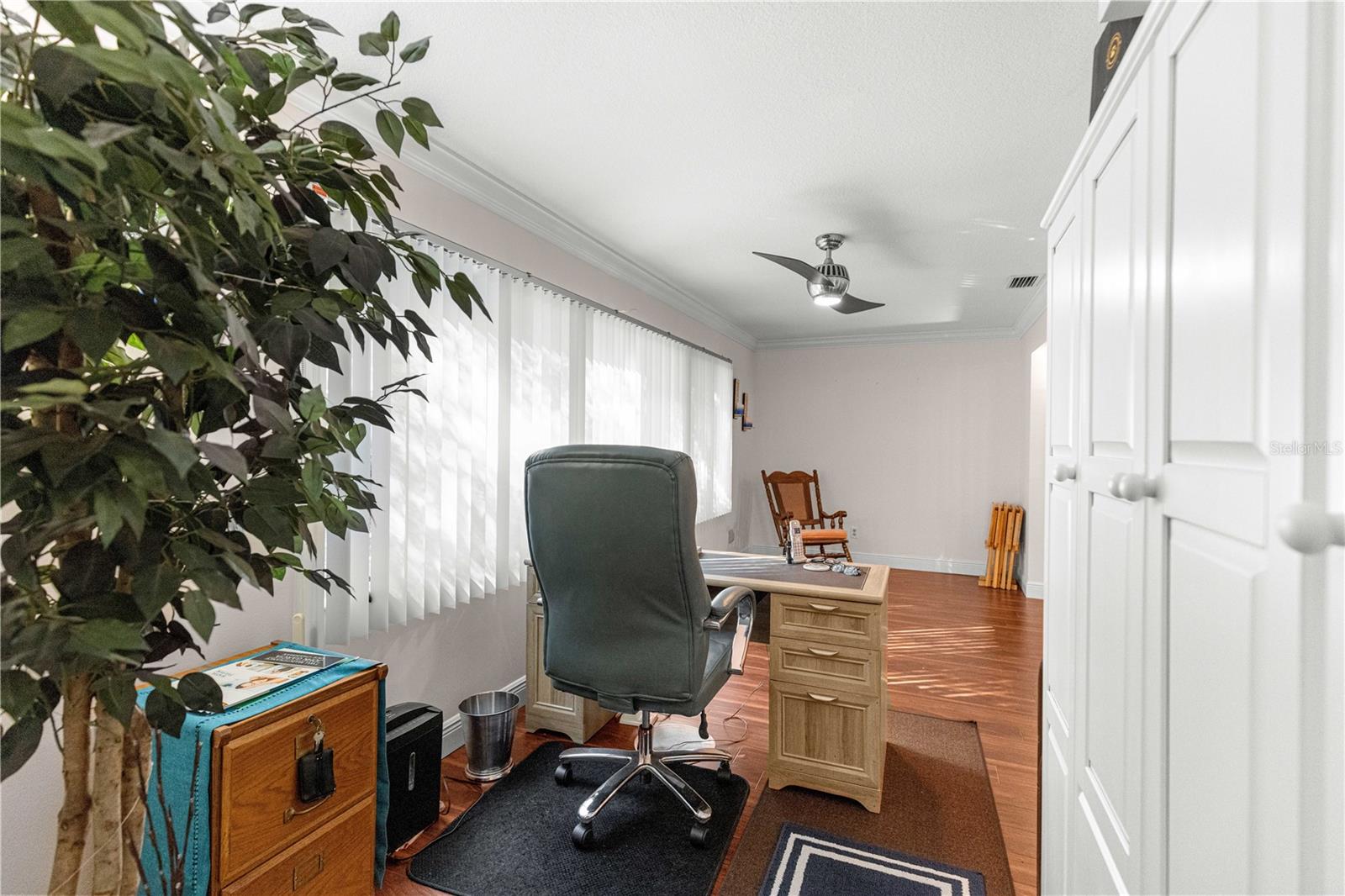 ON TOP OF THE WORLD - Residential