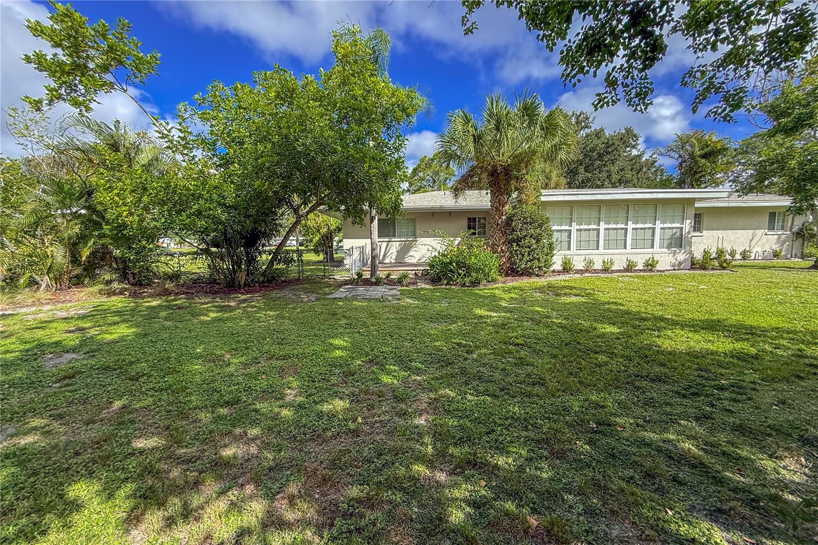 PINE SHORES ESTATE 3RD ADD - Residential Lease