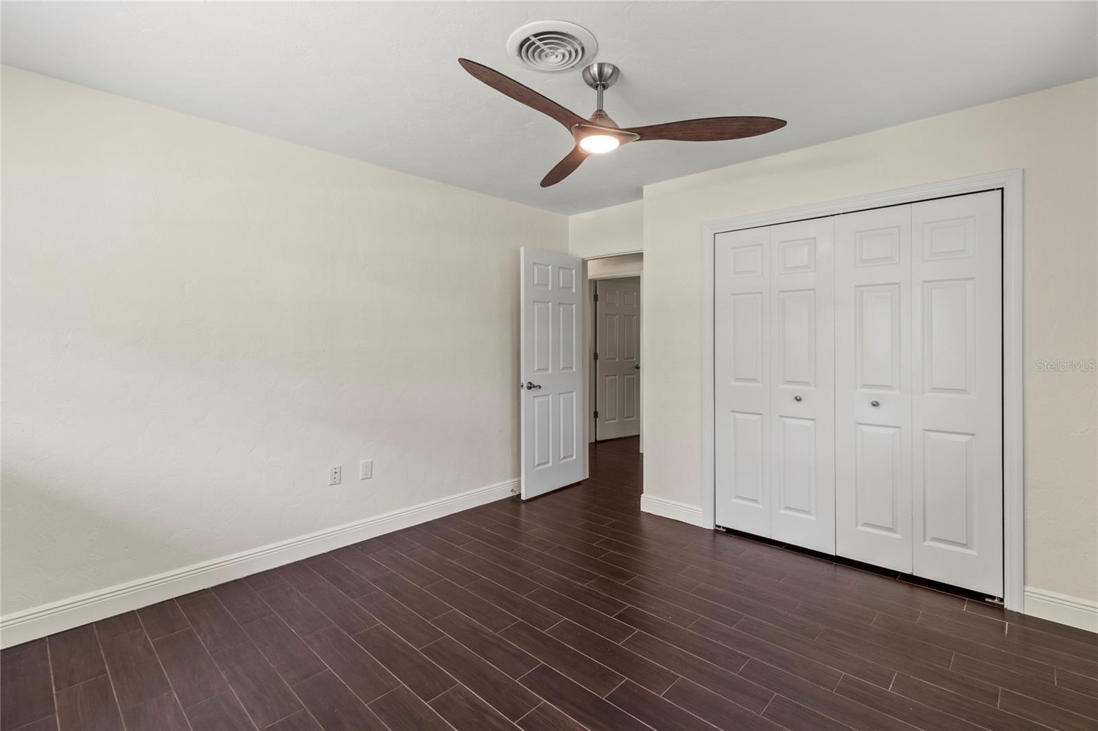 PINE SHORES ESTATE 3RD ADD - Residential Lease