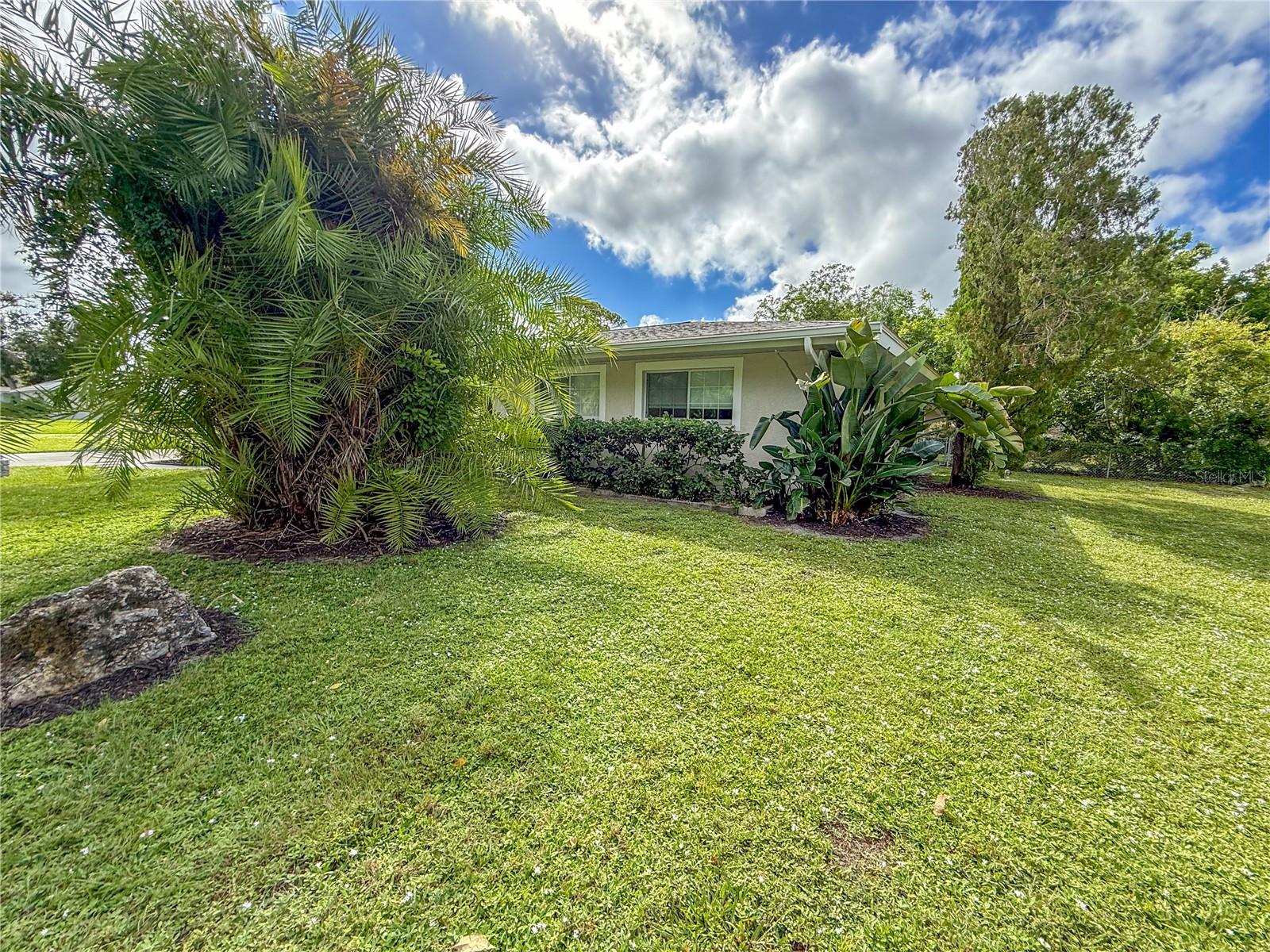 PINE SHORES ESTATE 3RD ADD - Residential Lease