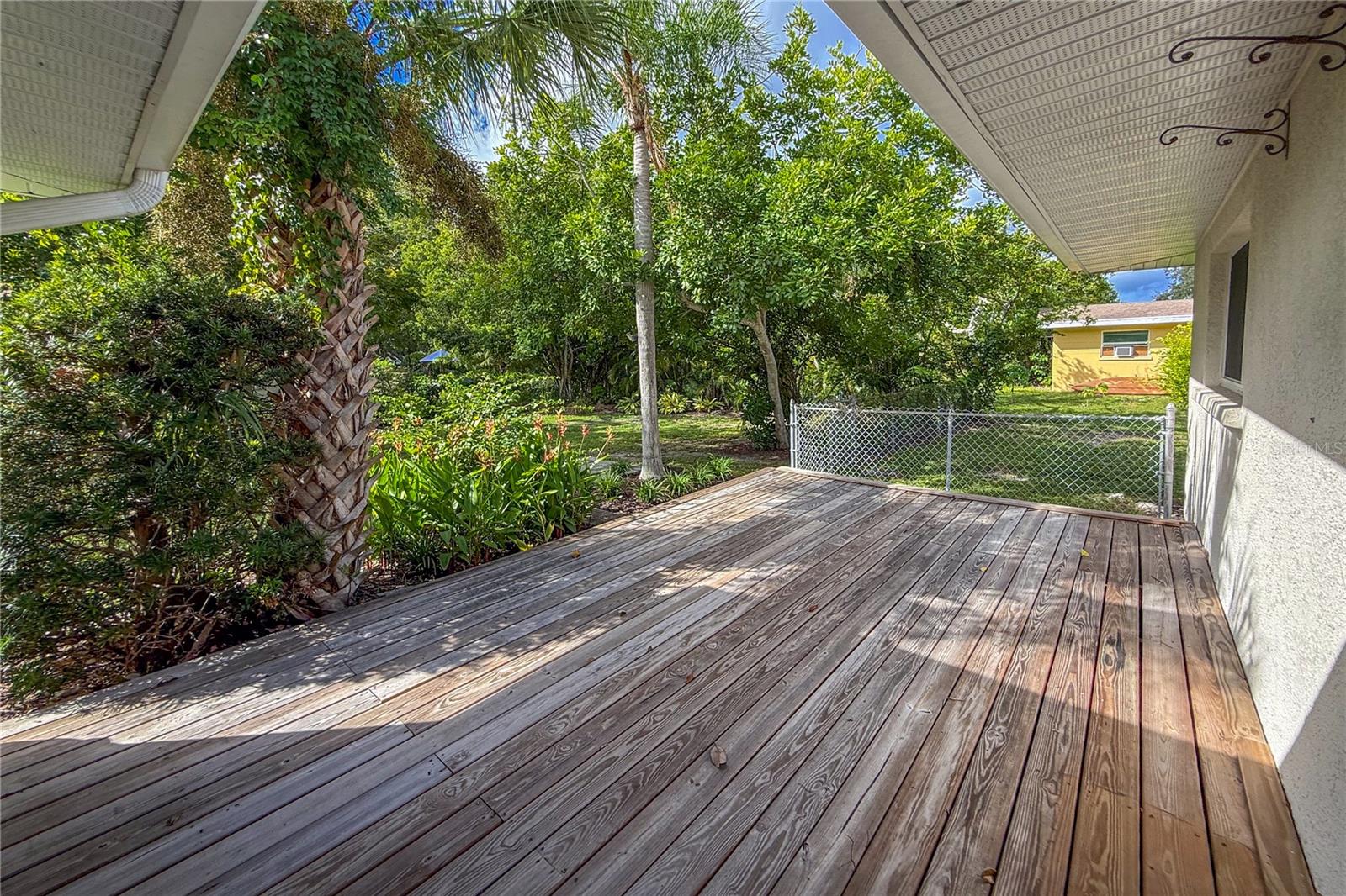 PINE SHORES ESTATE 3RD ADD - Residential Lease
