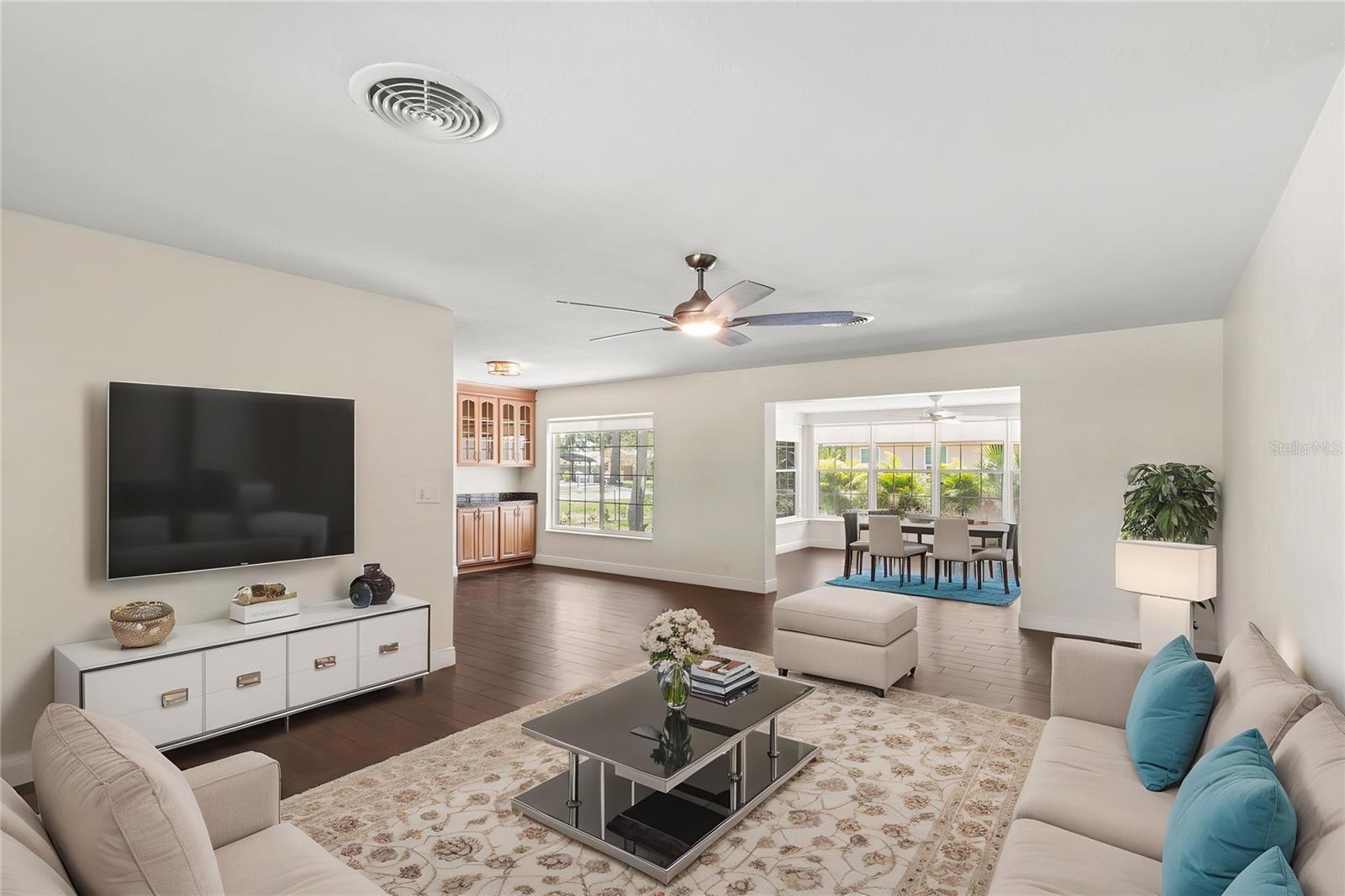 PINE SHORES ESTATE 3RD ADD - Residential Lease