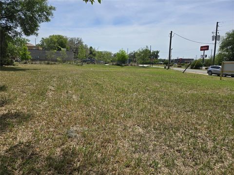 Tiny photo for 33 NW 3rd Street, Williston, FL 32696 (MLS # OM723029)