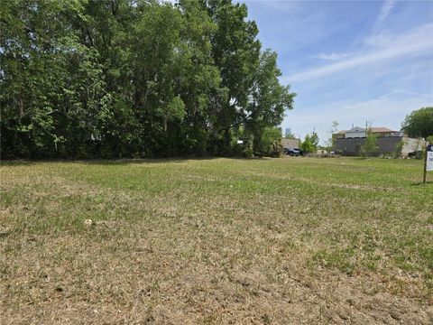 Tiny photo for 33 NW 3rd Street, Williston, FL 32696 (MLS # OM723029)