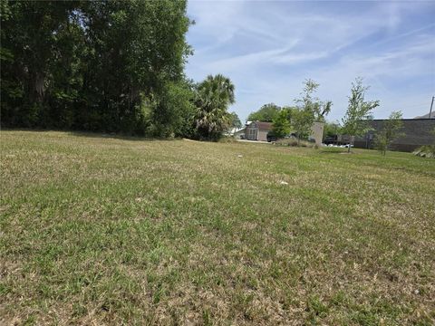 Tiny photo for 33 NW 3rd Street, Williston, FL 32696 (MLS # OM723029)