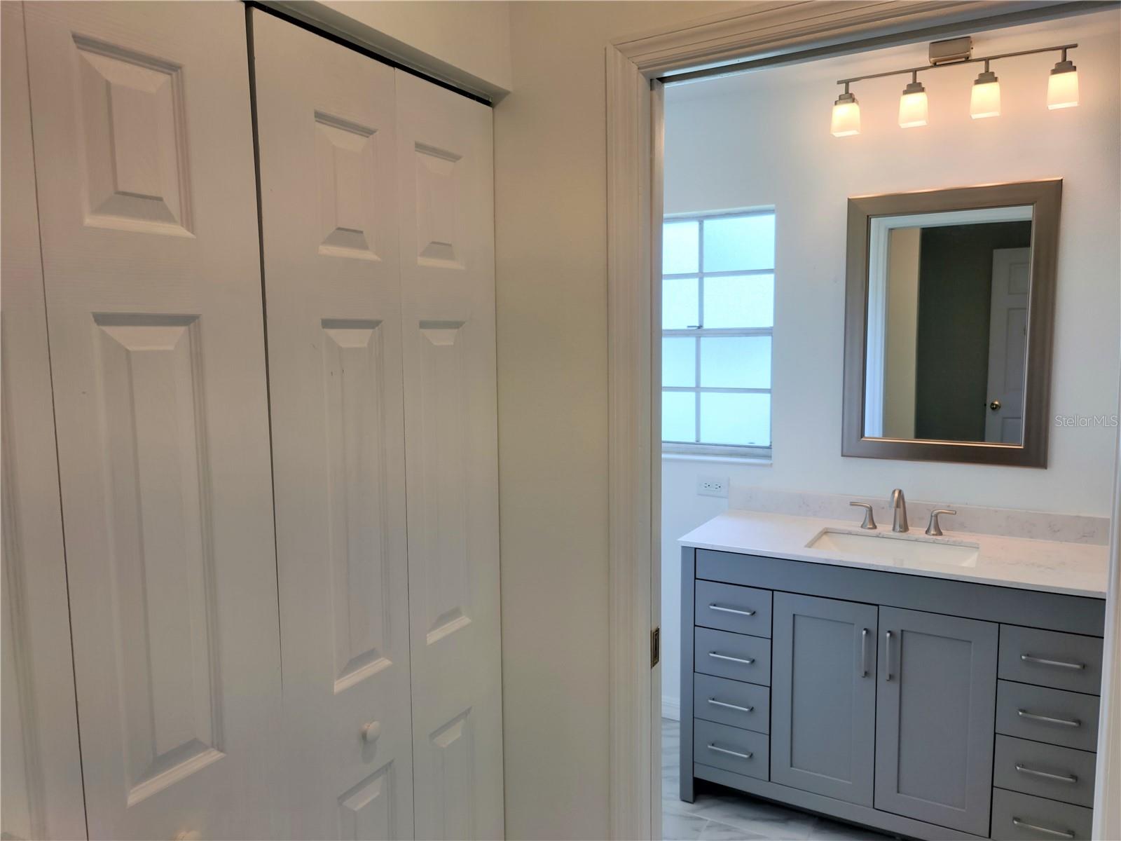 SOUTH VENICE - Residential Lease