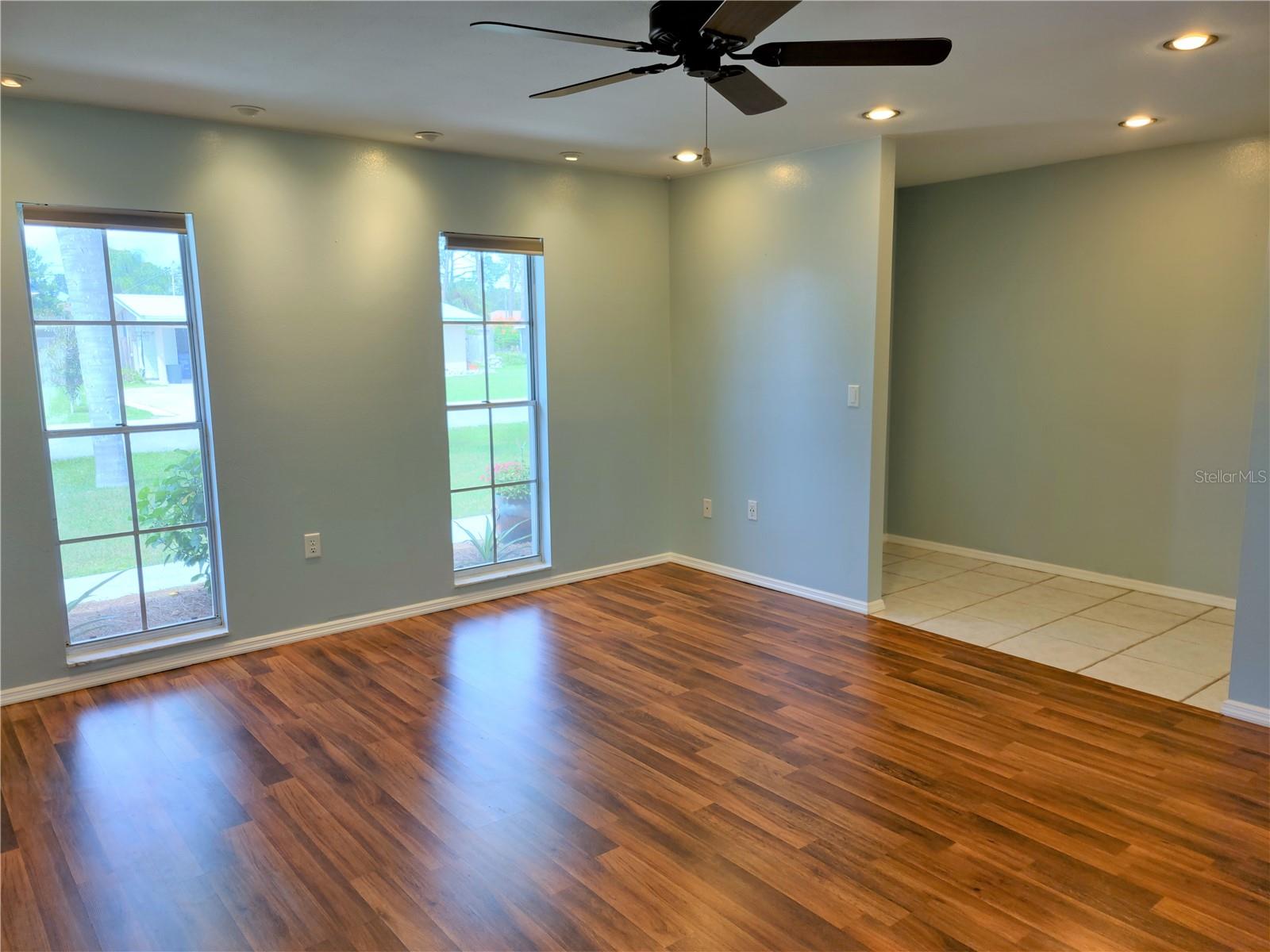 SOUTH VENICE - Residential Lease