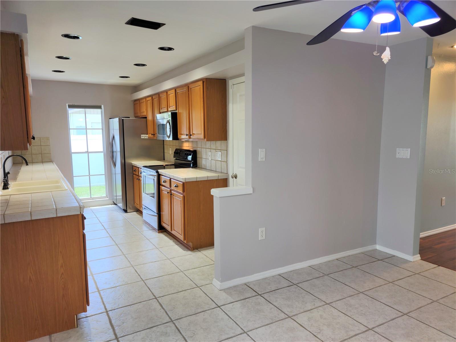 SOUTH VENICE - Residential Lease