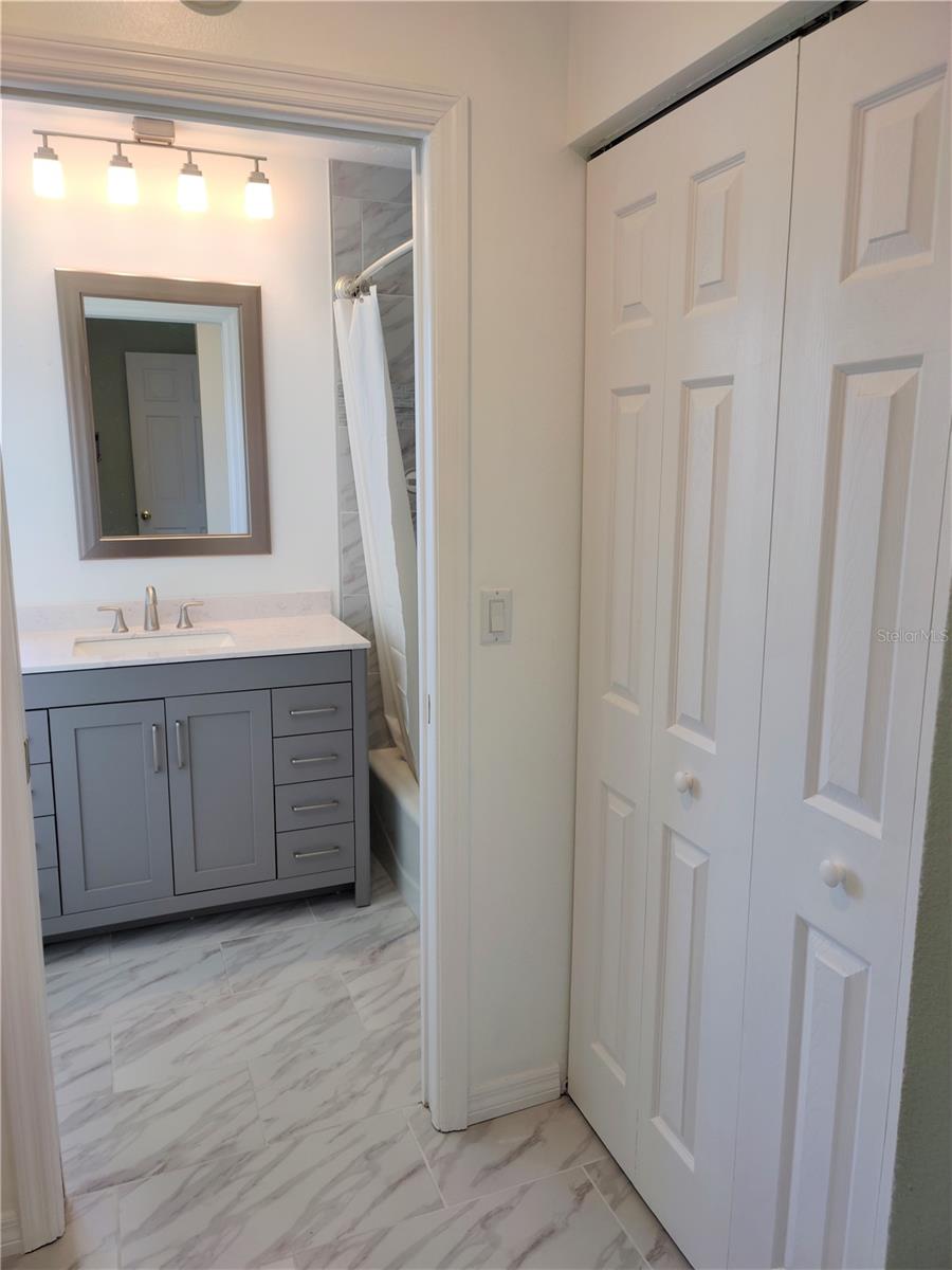 SOUTH VENICE - Residential Lease