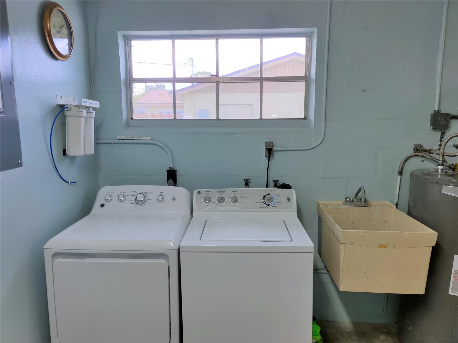 SOUTH VENICE - Residential Lease