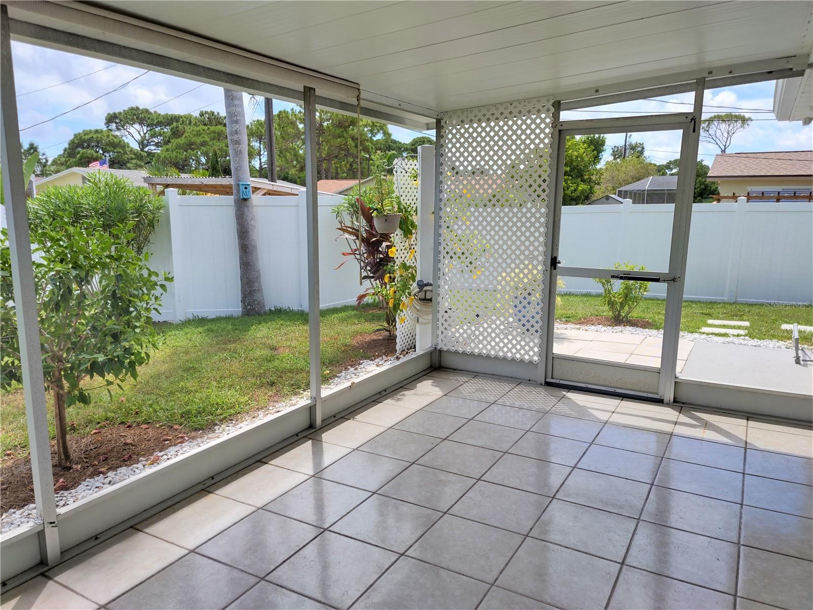 SOUTH VENICE - Residential Lease