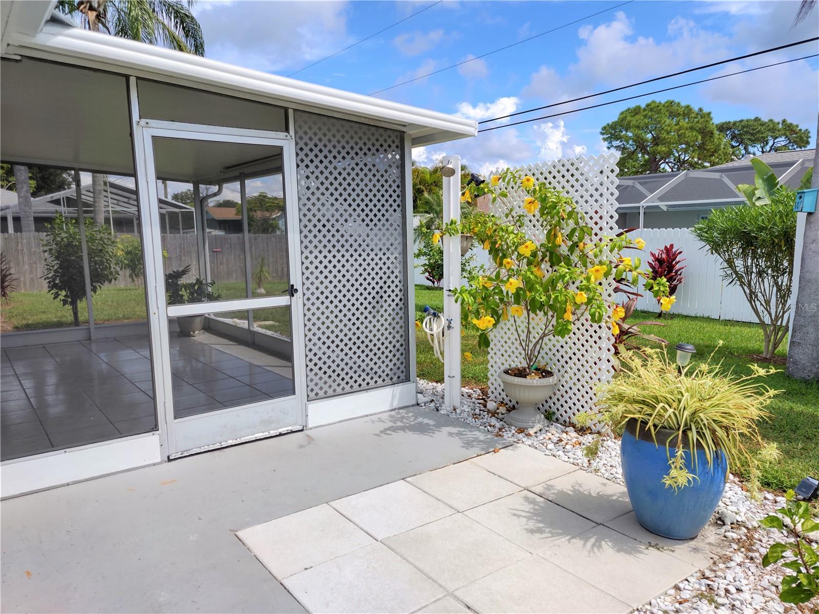 SOUTH VENICE - Residential Lease