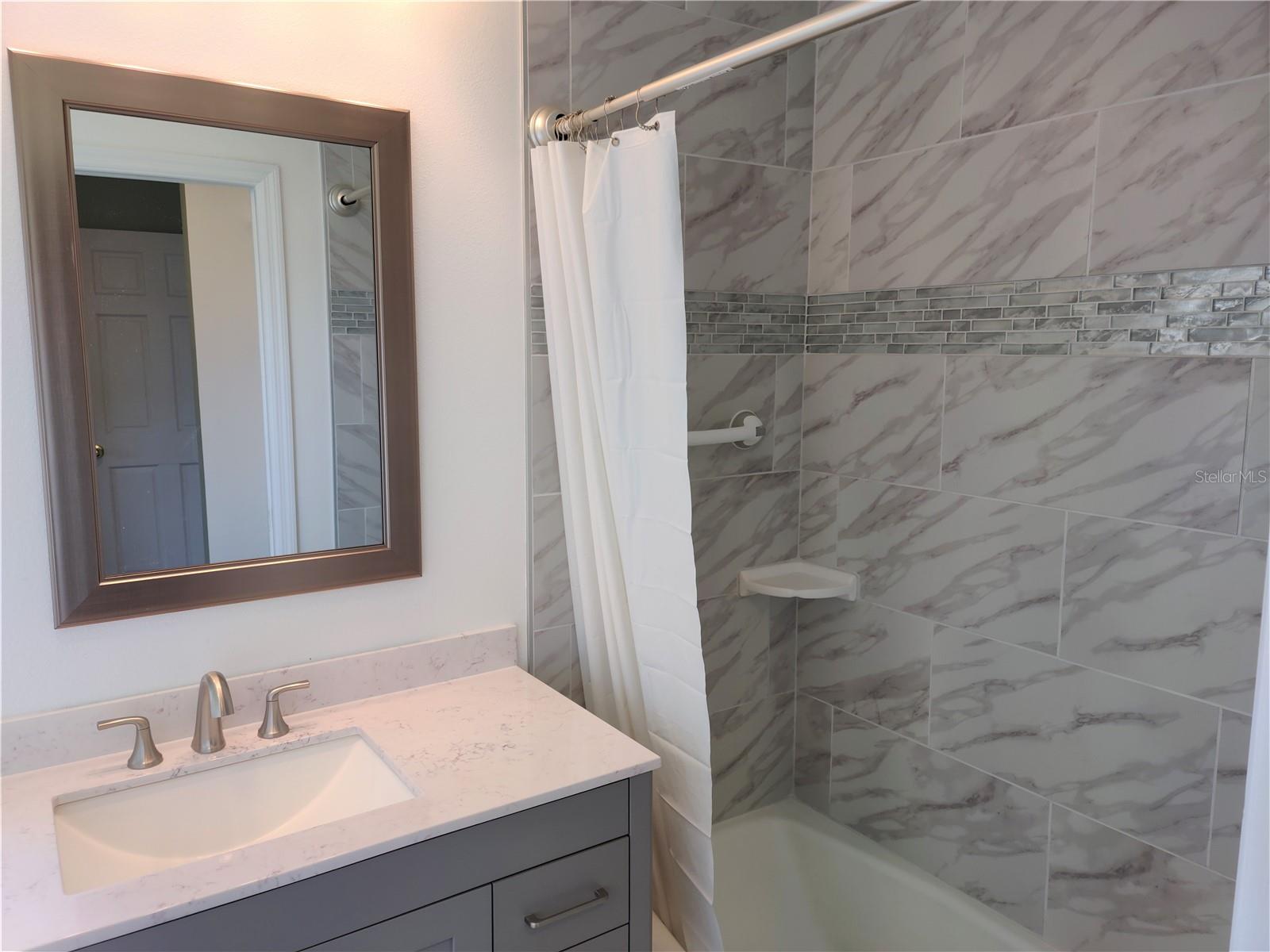 SOUTH VENICE - Residential Lease