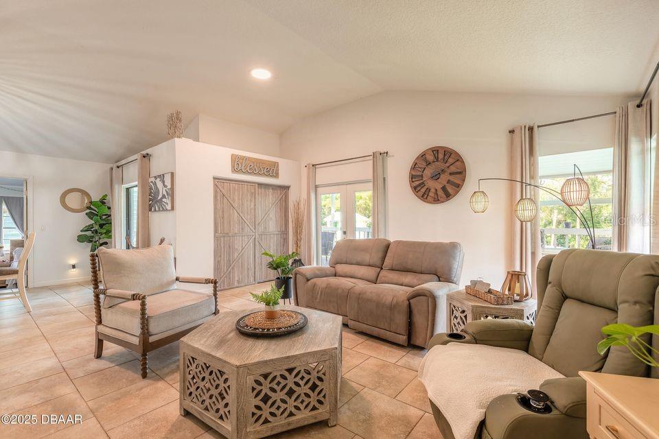 TOMOKA ESTATES UNIT 02 - Residential