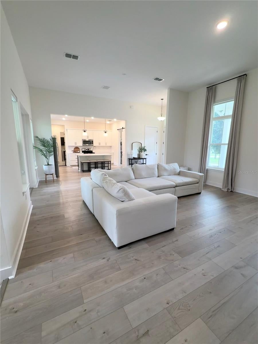 310 W WASHINGTON AVENUE