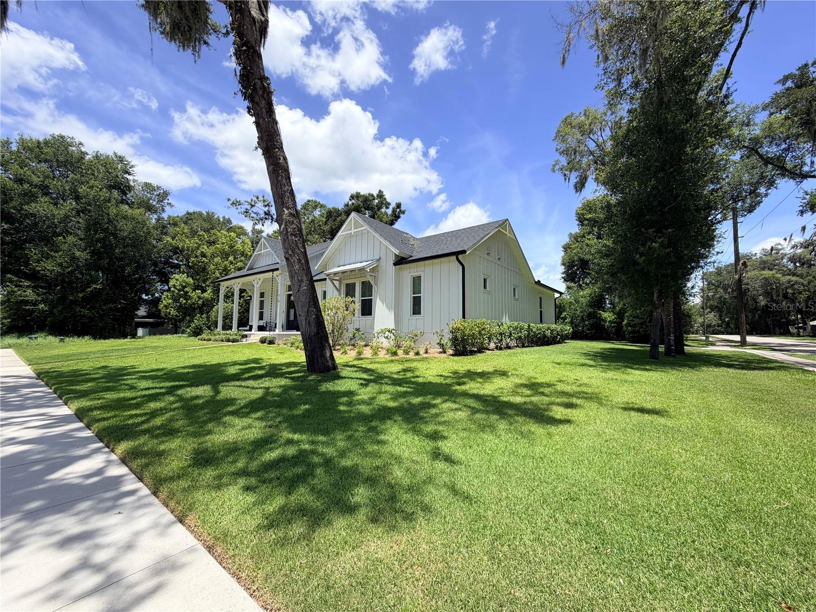 310 W WASHINGTON AVENUE