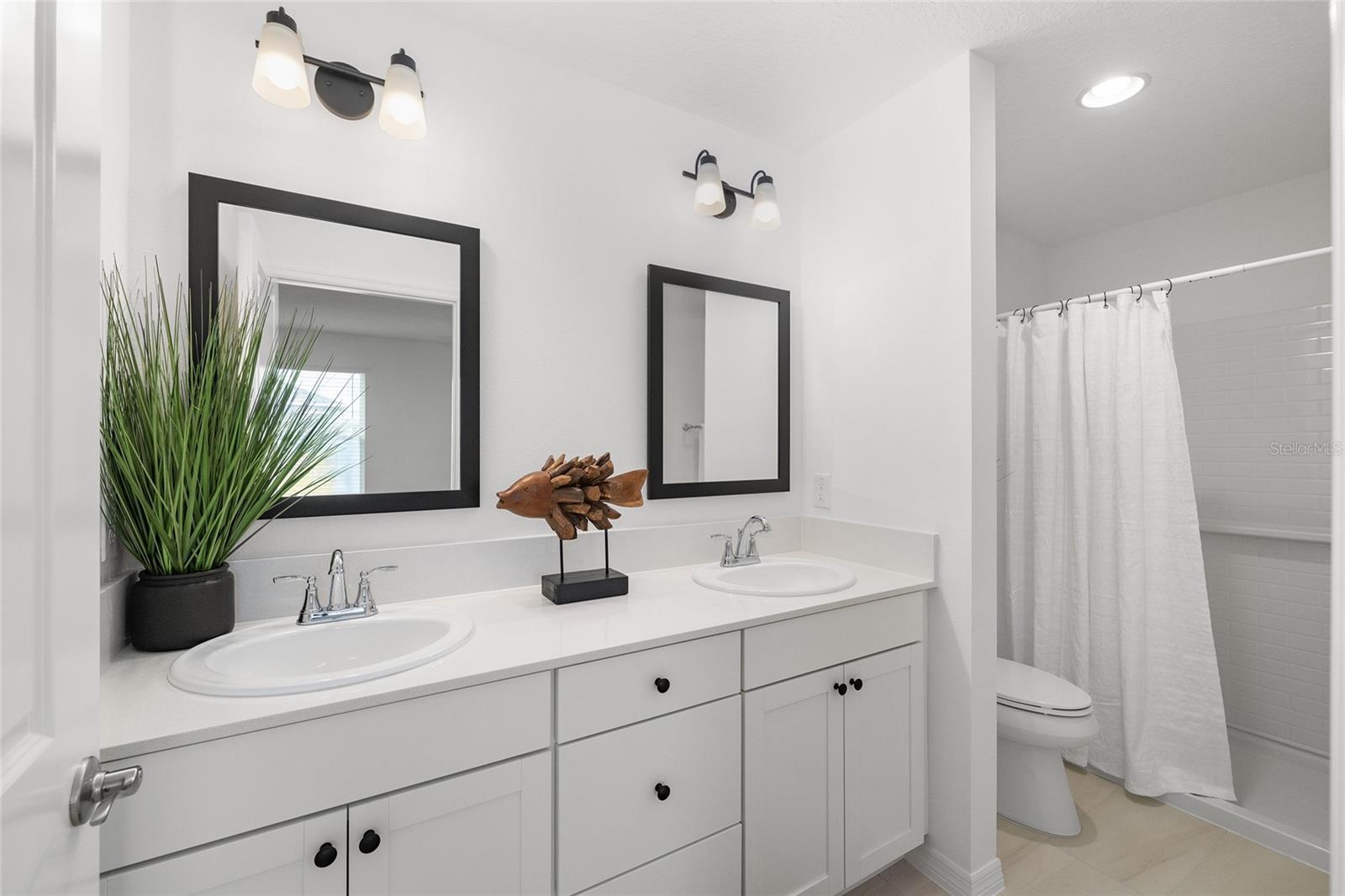 VILLAGES/SOUTHERN OAKS UN 229 - Residential