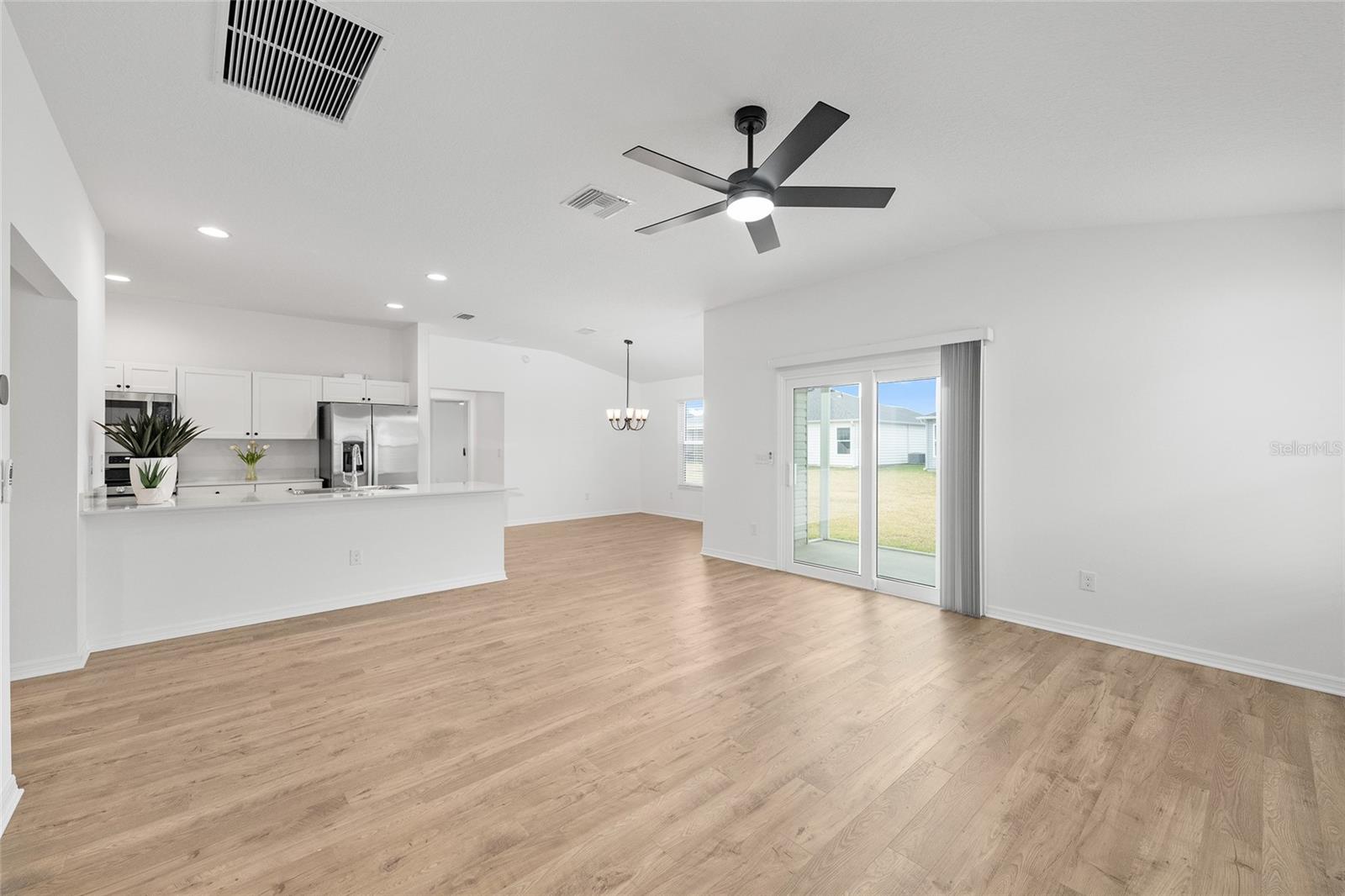 VILLAGES/SOUTHERN OAKS UN 229 - Residential