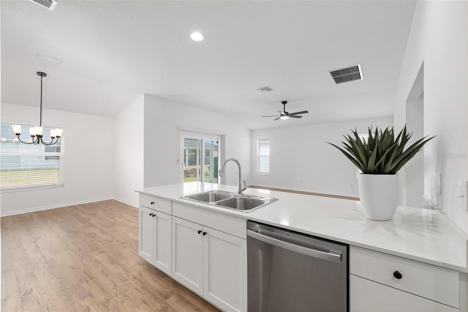 VILLAGES/SOUTHERN OAKS UN 229 - Residential