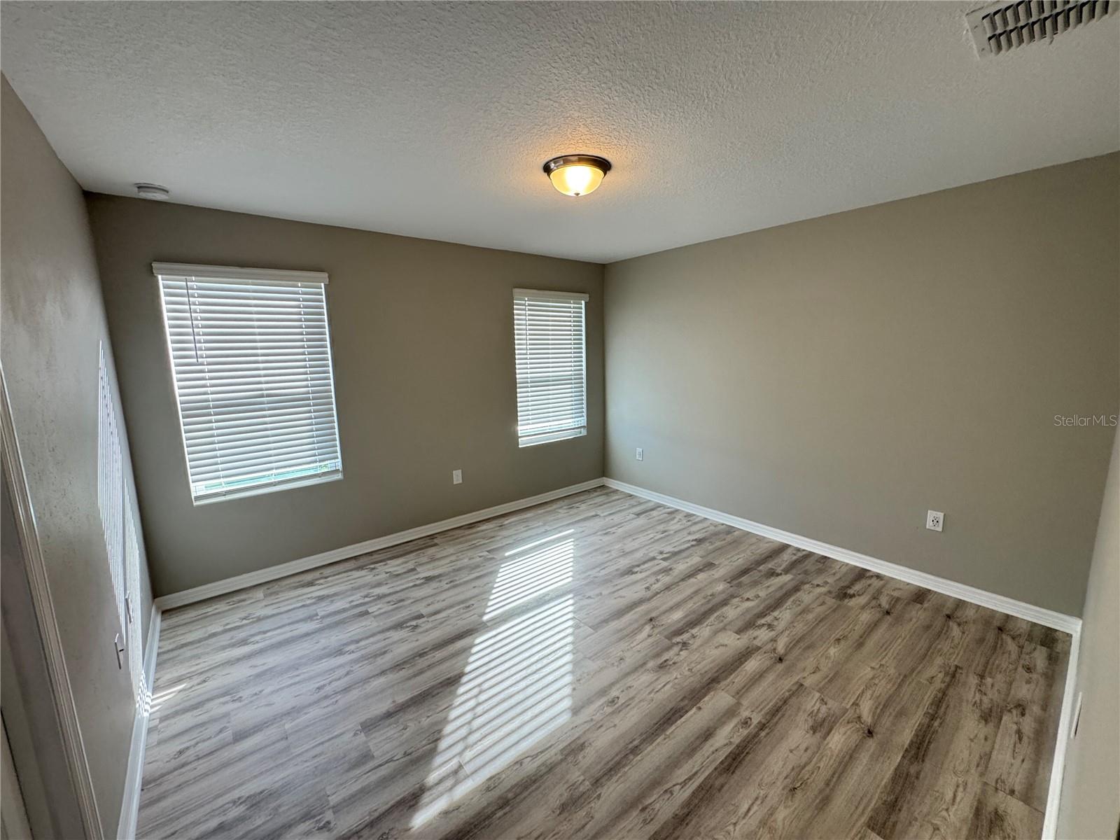 LEGACY UNION TWNHMS - Residential Lease