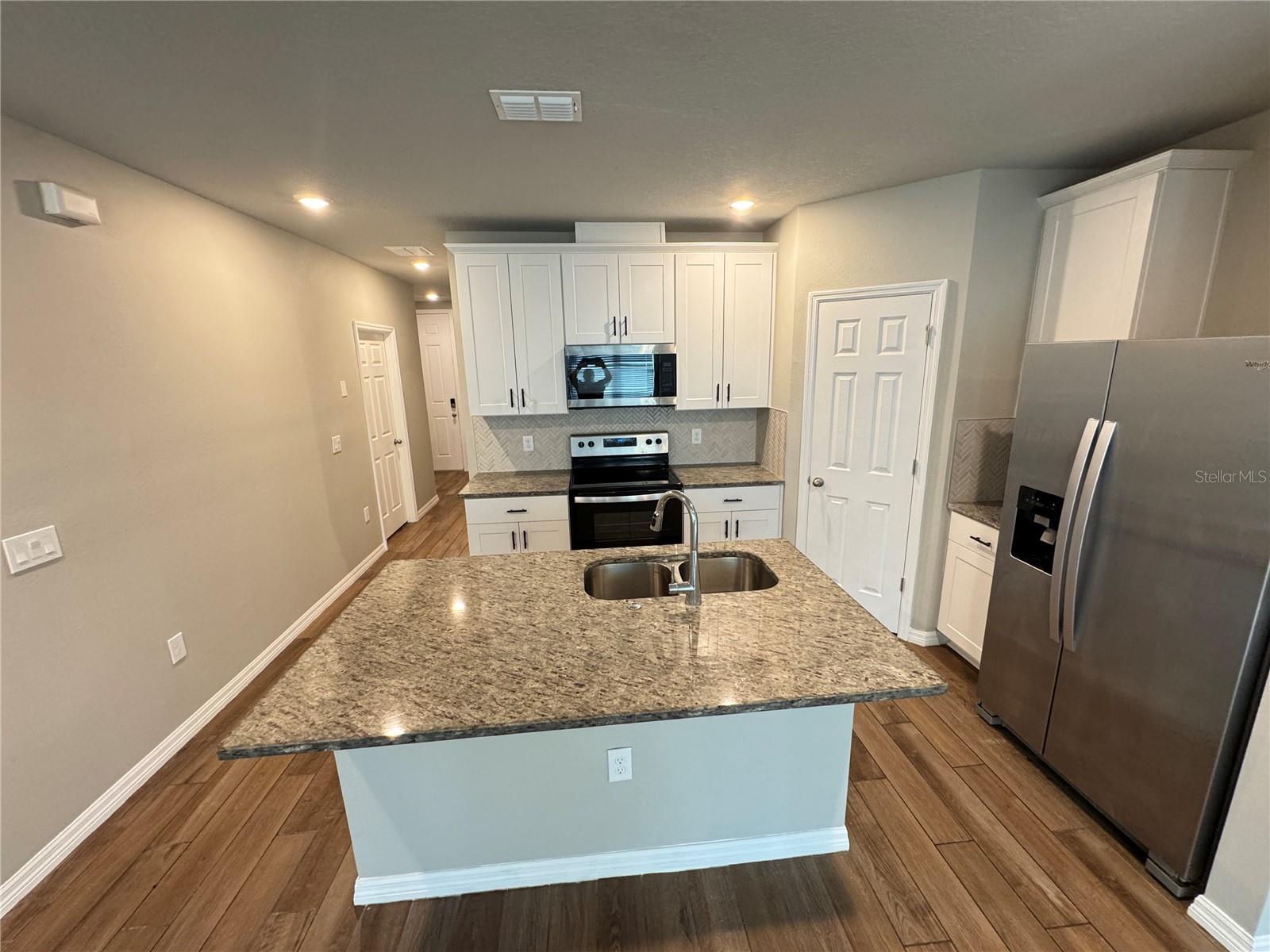 LEGACY UNION TWNHMS - Residential Lease