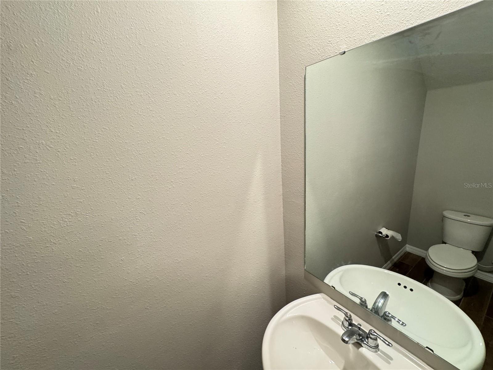 LEGACY UNION TWNHMS - Residential Lease