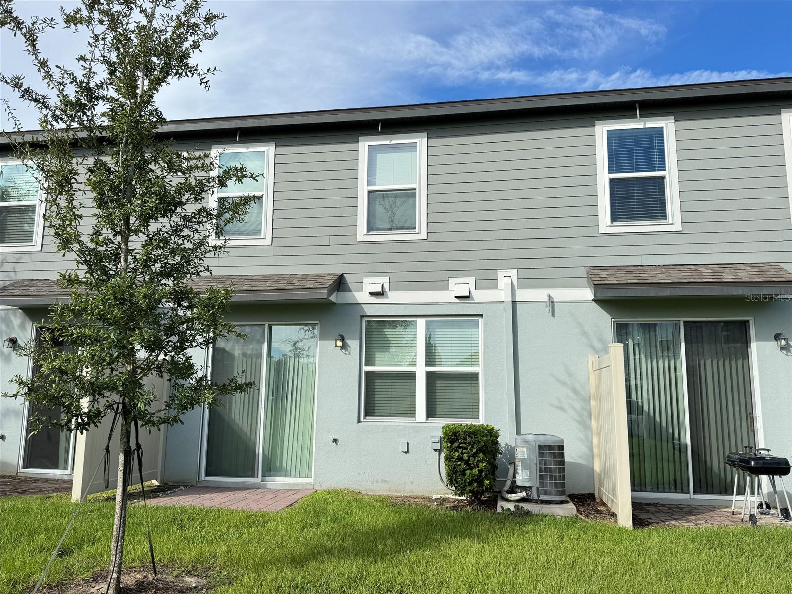 LEGACY UNION TWNHMS - Residential Lease