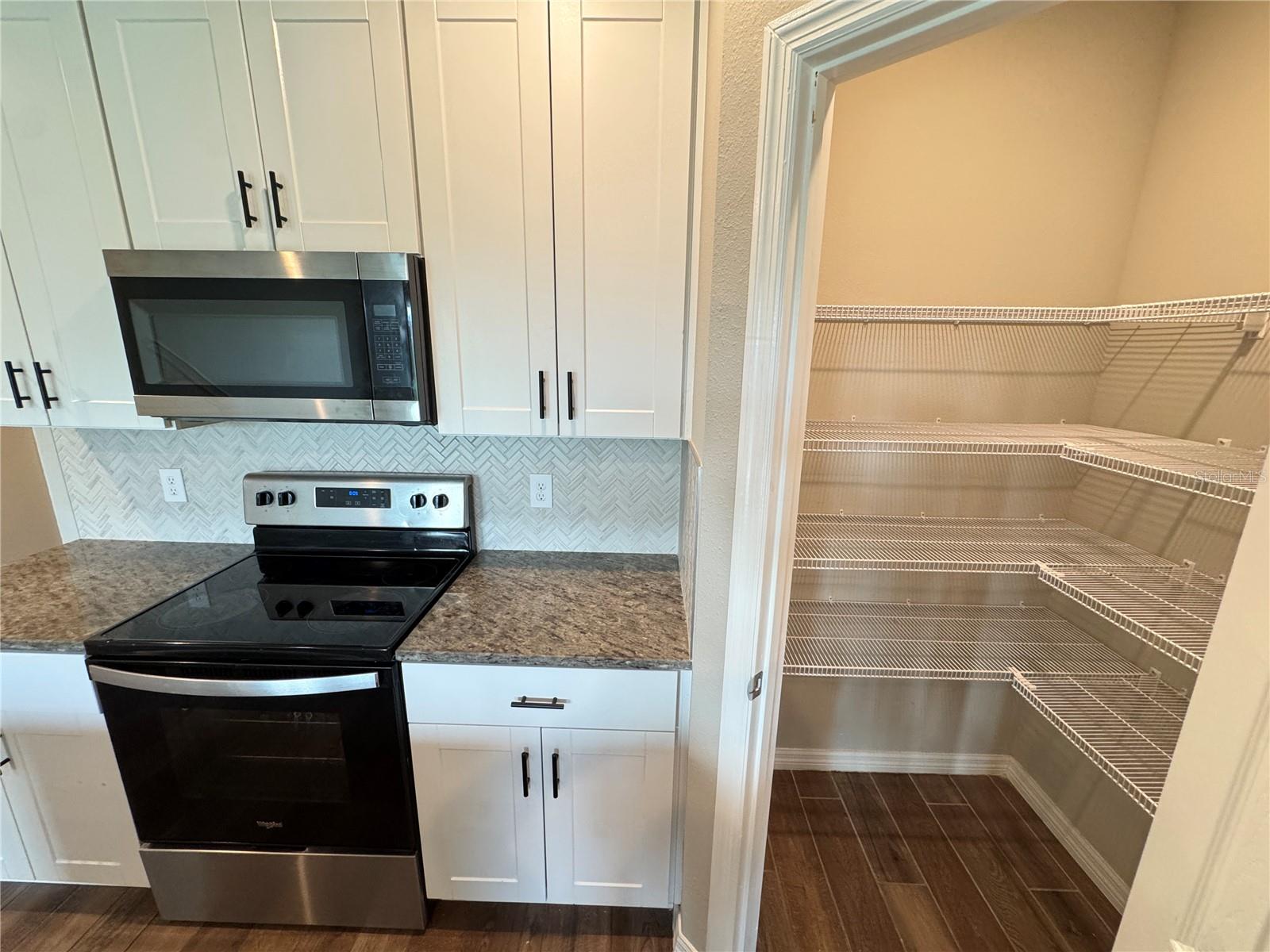 LEGACY UNION TWNHMS - Residential Lease