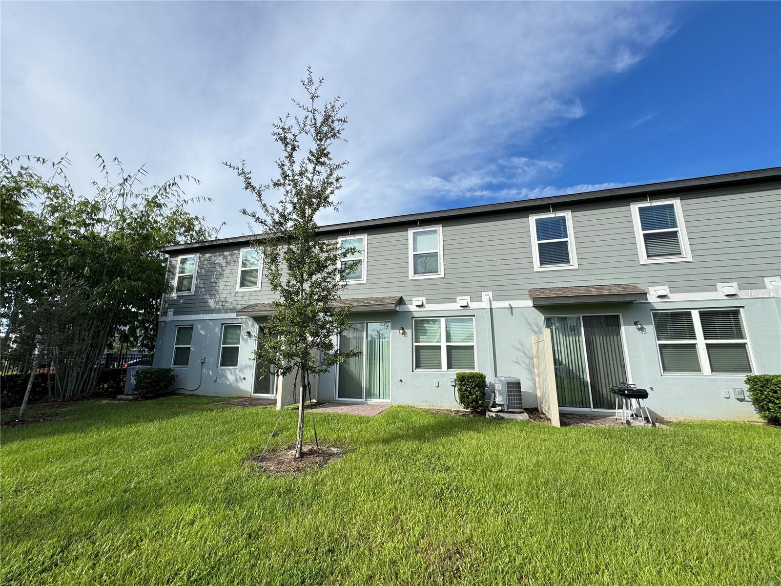 LEGACY UNION TWNHMS - Residential Lease