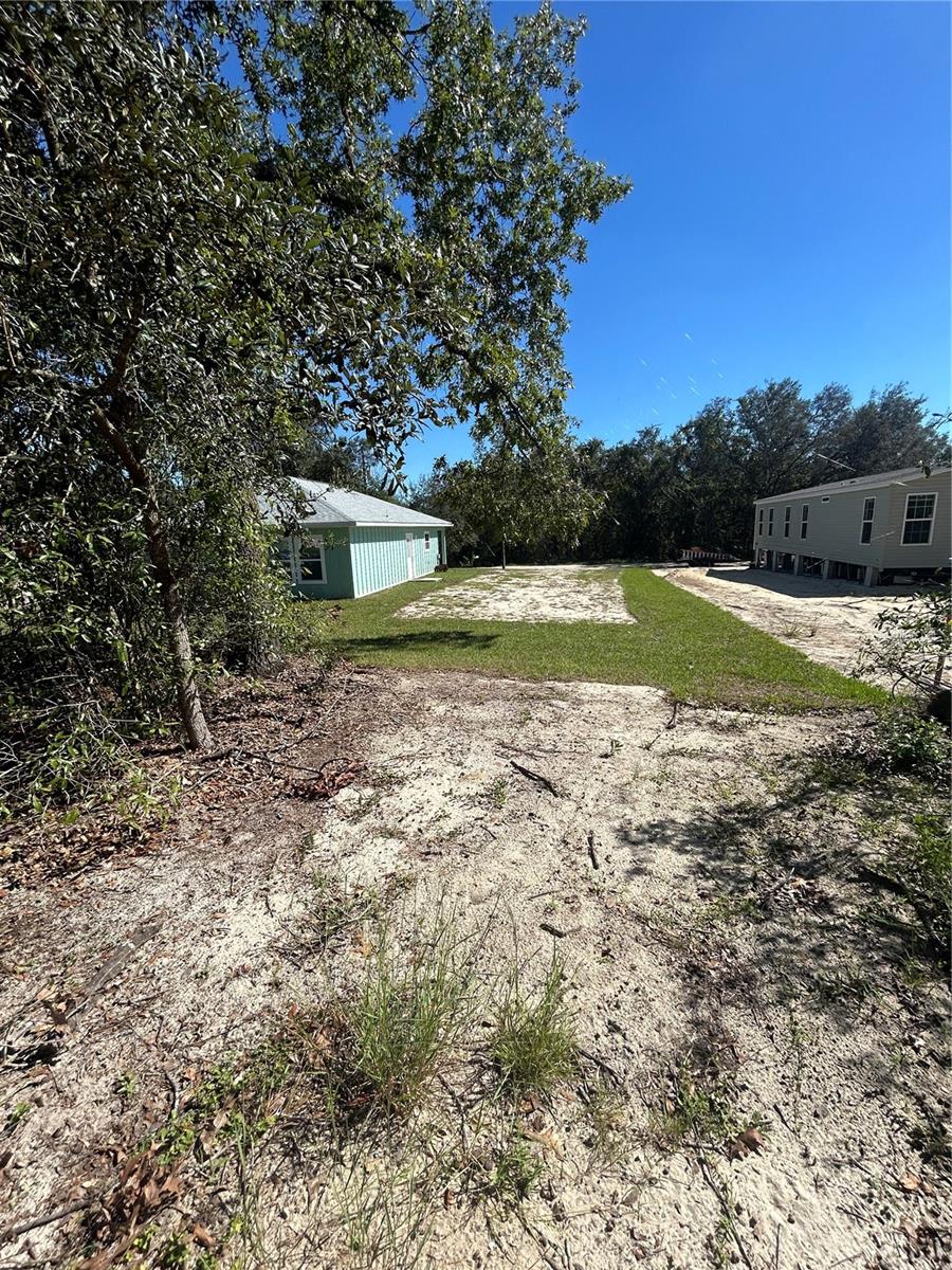 CARLTON VILLAGE - Land