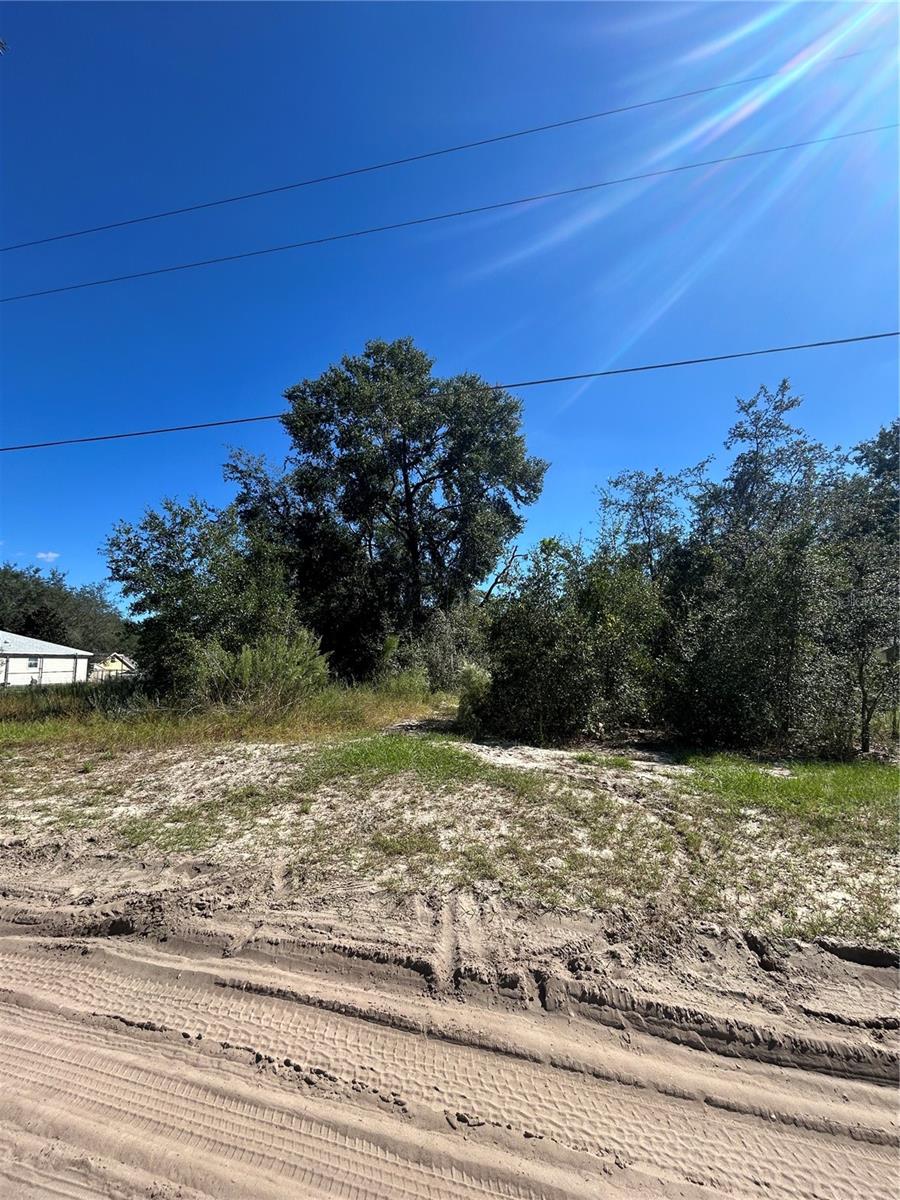 CARLTON VILLAGE - Land