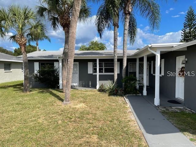 GREAT LARGE 1 BEDROOM 1 BATHROOM GROUND FLOOR APARTMENT, CORNER UNIT WITH WASHER DRYER HOOKUPS IN UNIT, FEATURES TILE FLOORING, GREAT DUNEDIN LOCATION, WONT LAST LONG !