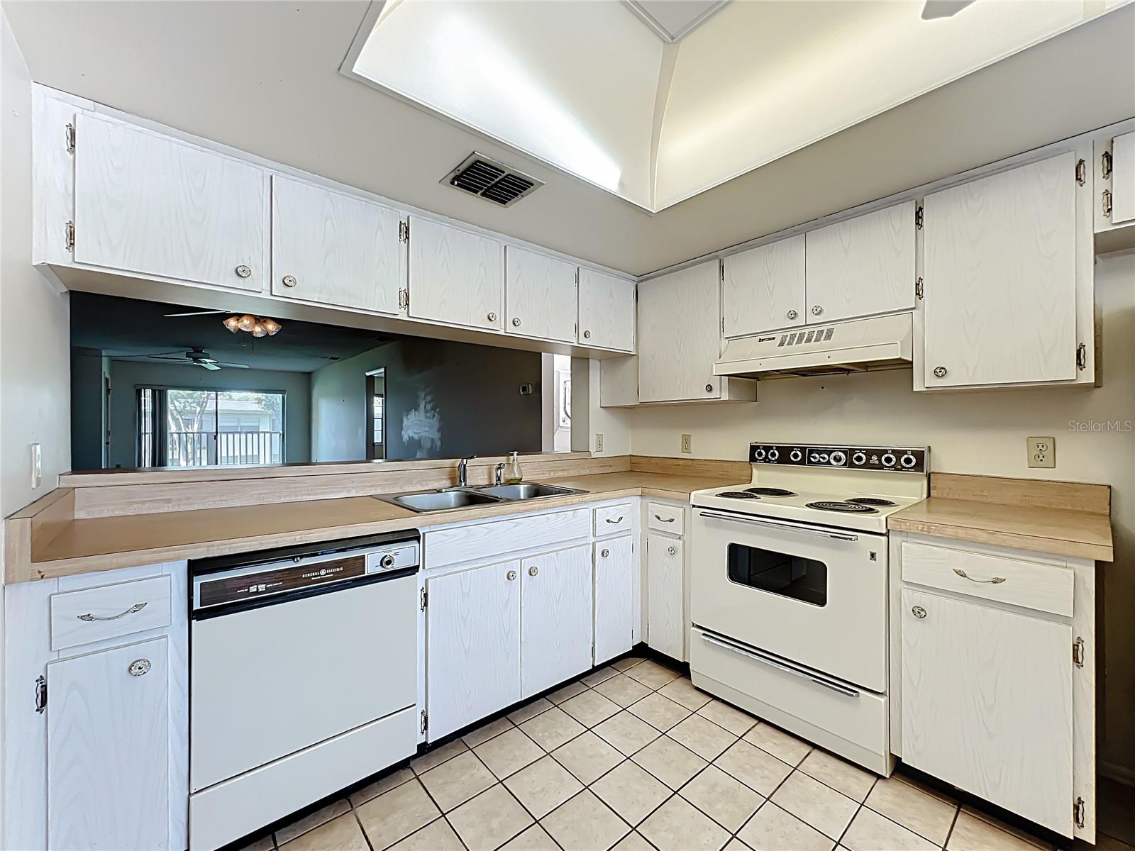 SEMINOLE COUNTRY GREEN CONDO - Residential