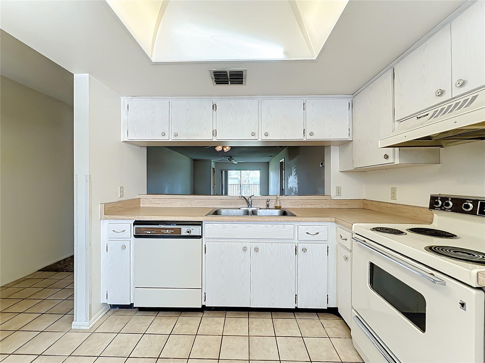 SEMINOLE COUNTRY GREEN CONDO - Residential