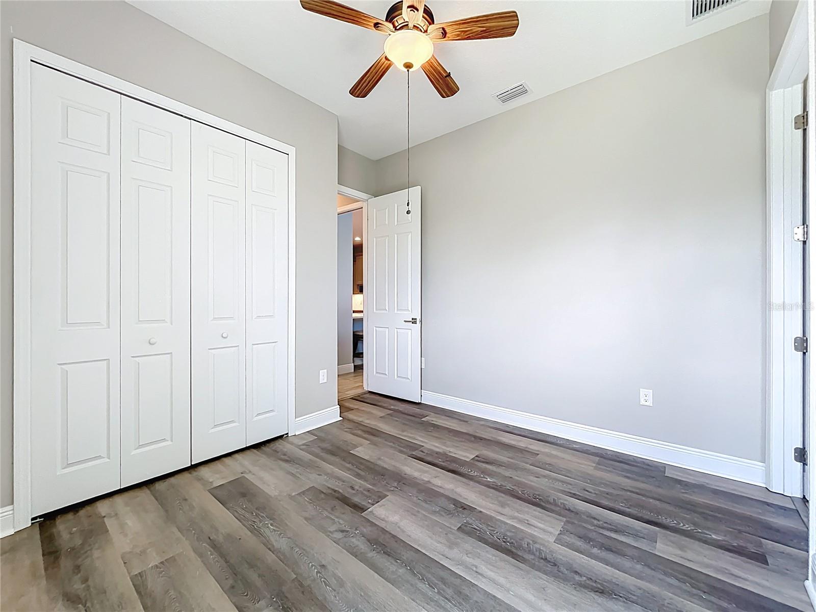 LAKES OF MOUNT DORA - Residential