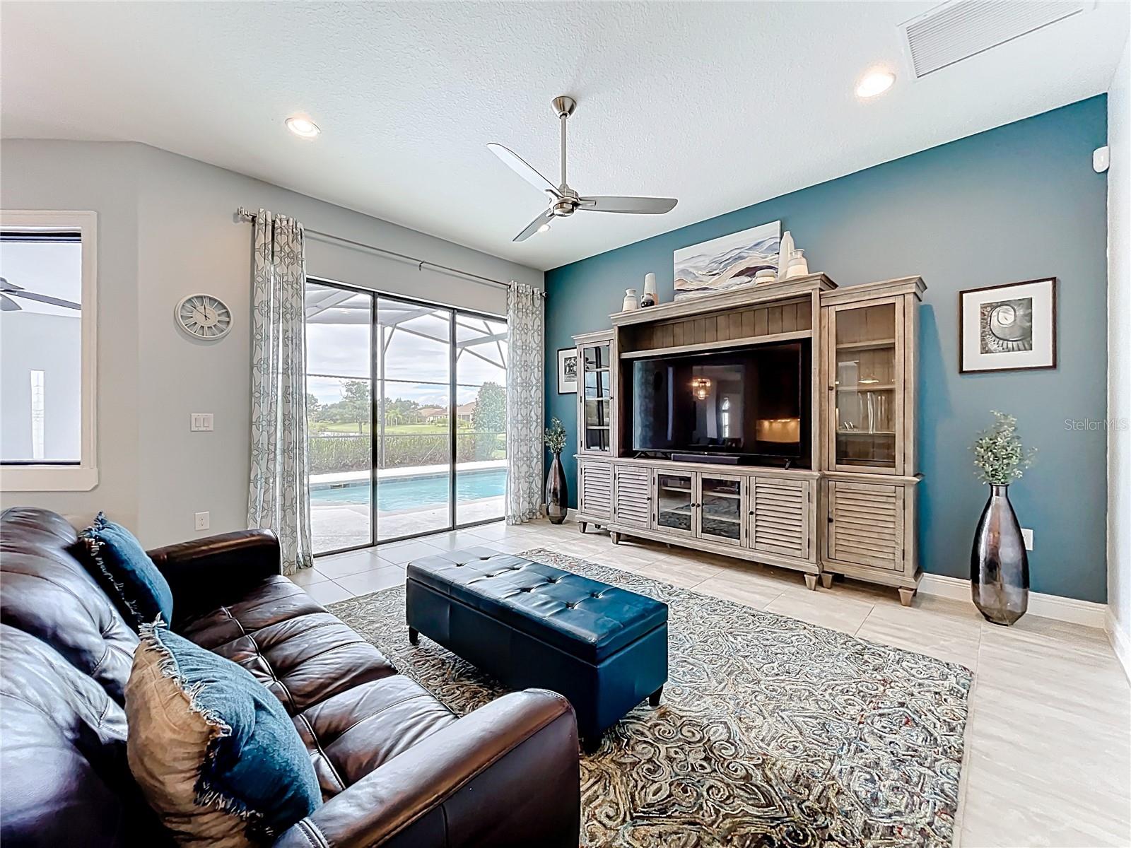 LAKES OF MOUNT DORA - Residential