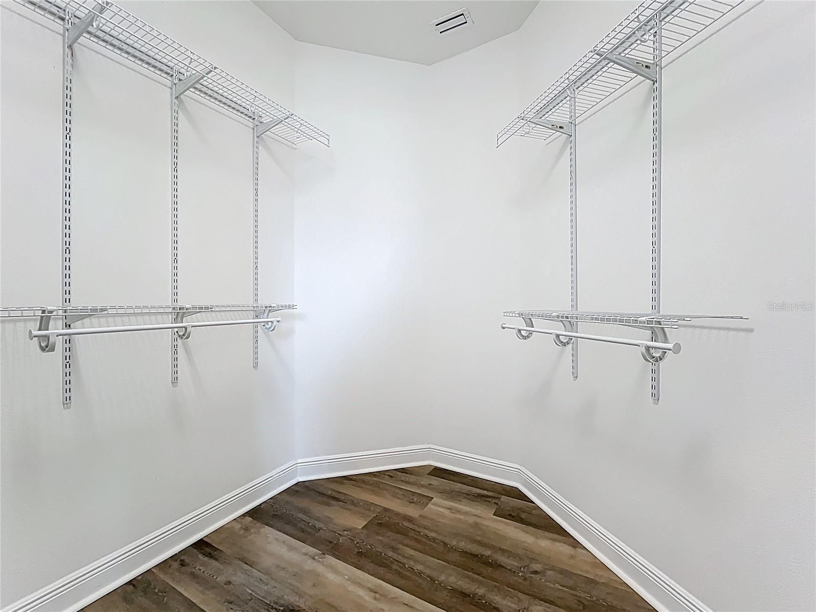 LAKES OF MOUNT DORA - Residential