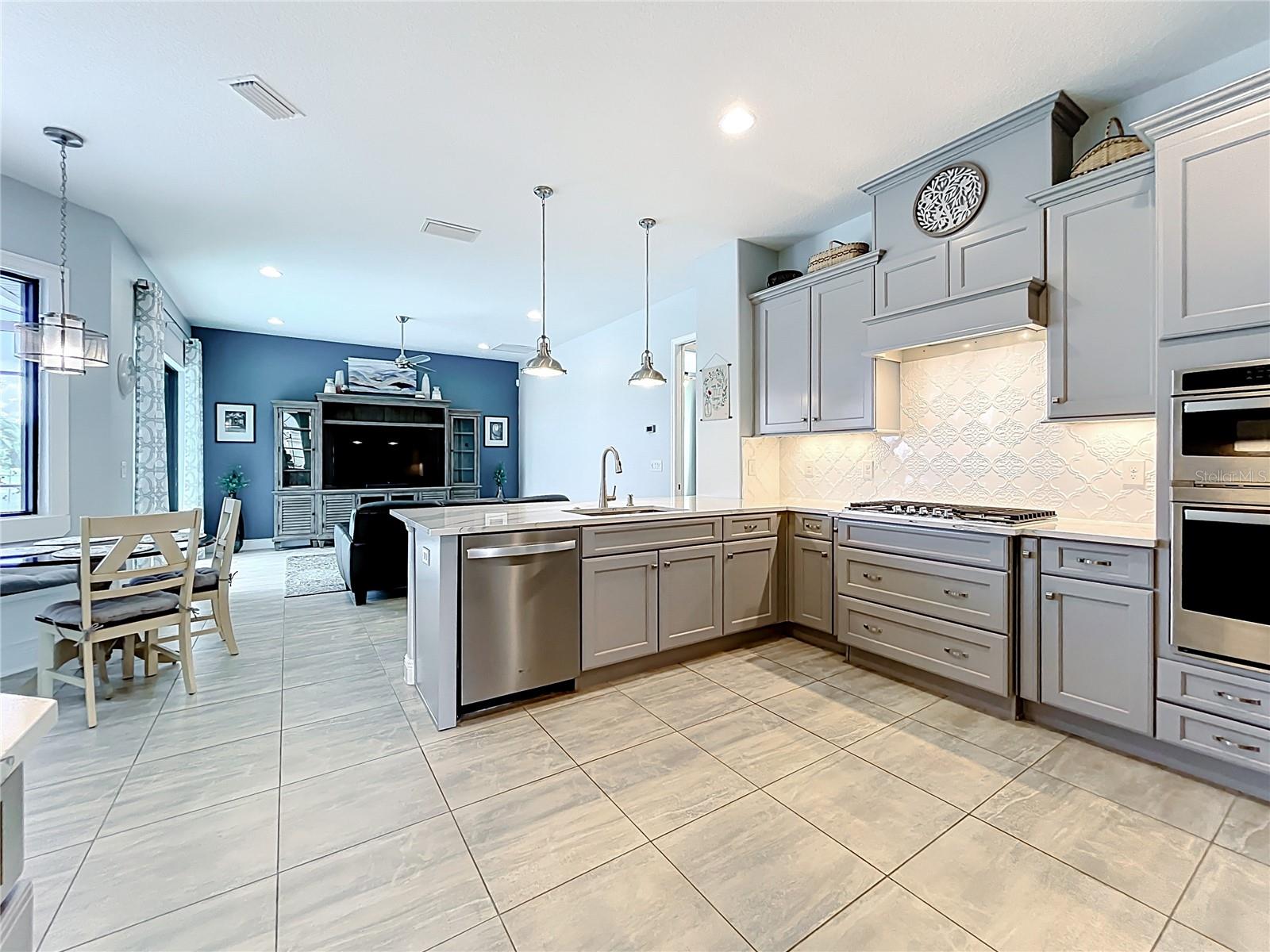 LAKES OF MOUNT DORA - Residential