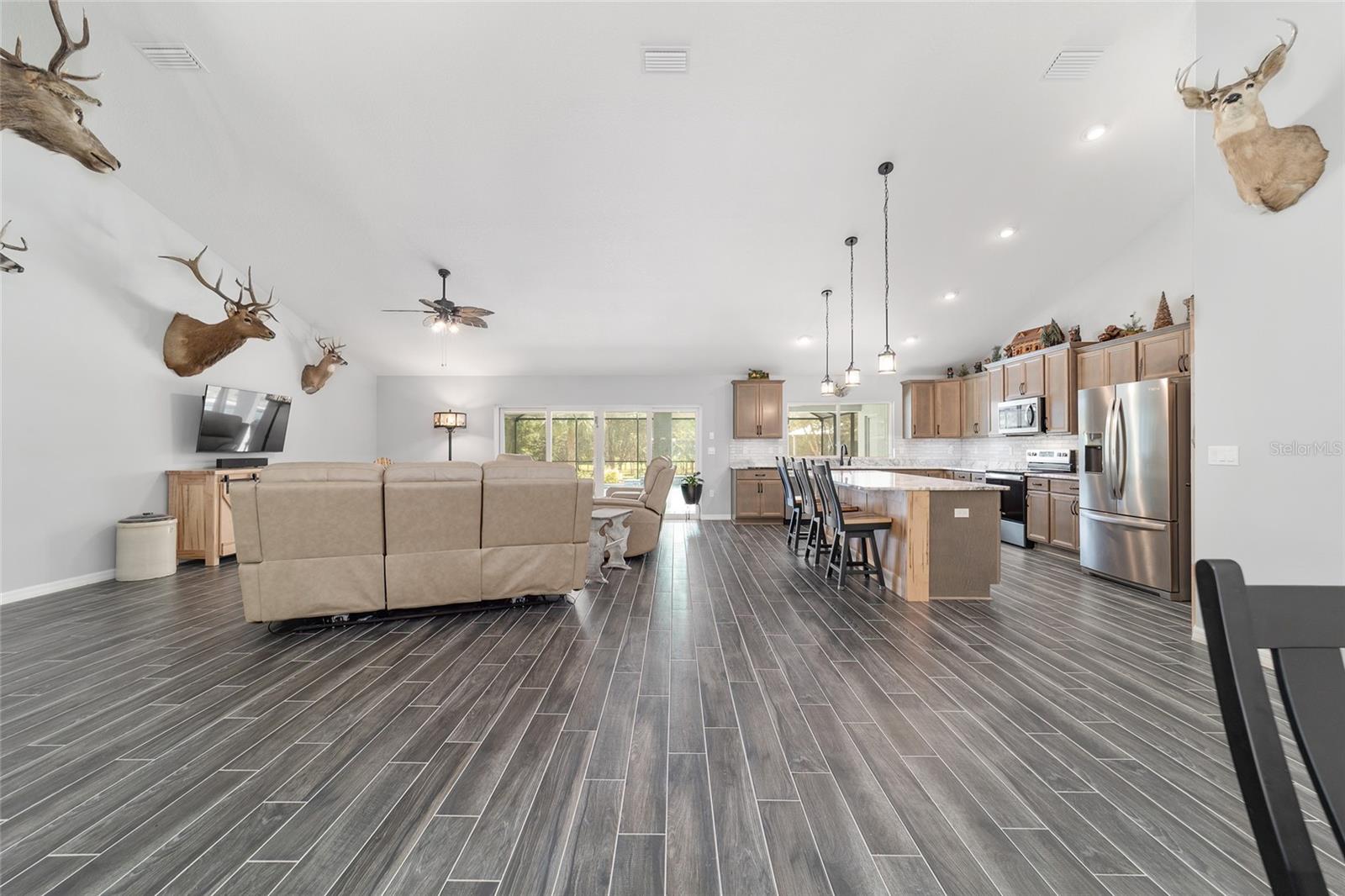 ROYAL OAKS FARMS - Residential