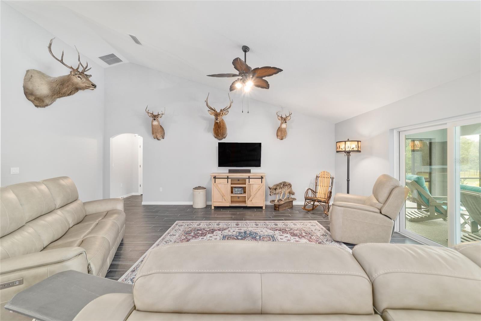 ROYAL OAKS FARMS - Residential