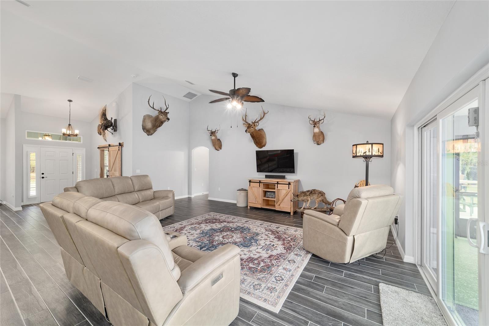 ROYAL OAKS FARMS - Residential