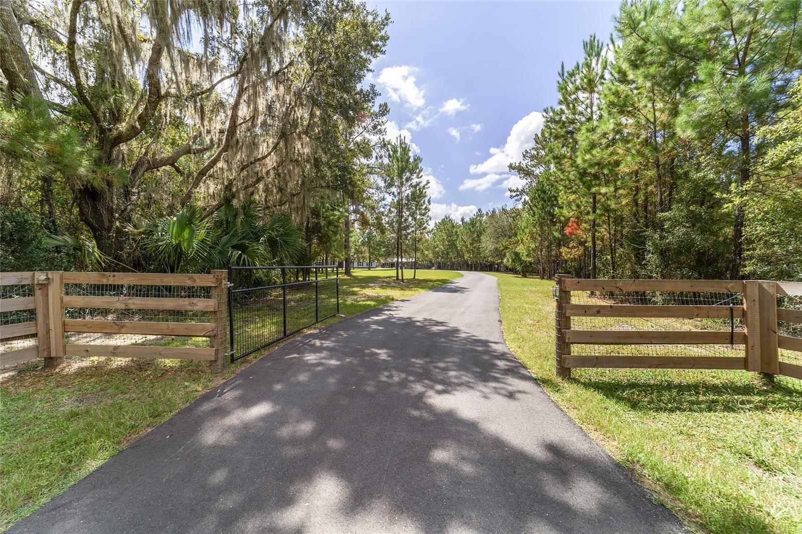 ROYAL OAKS FARMS - Residential