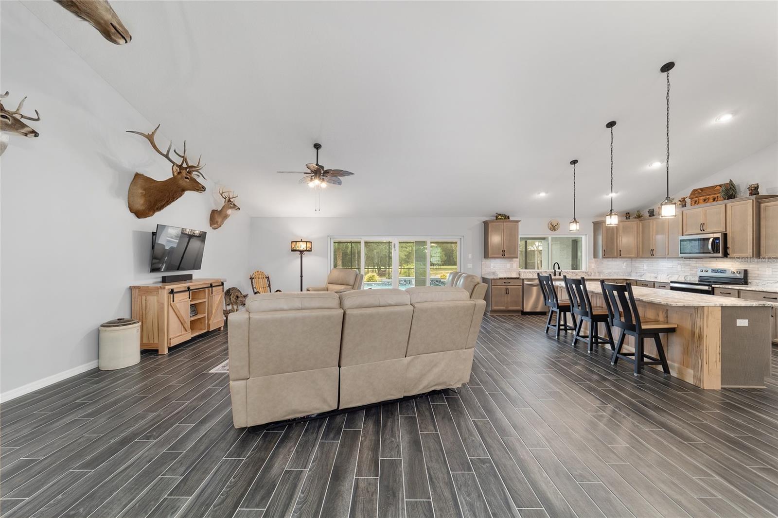 ROYAL OAKS FARMS - Residential