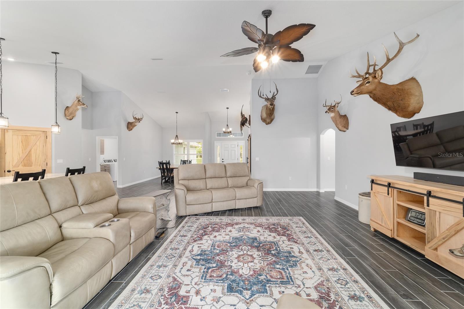 ROYAL OAKS FARMS - Residential